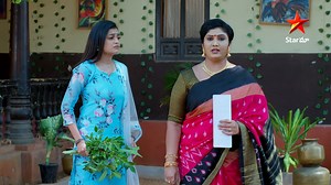 Kumkuma Puvvu Episode 2293 Shambavi's Suspicion Worries Anjali. Watch #kumkumapuvvu Mon-Sat at 4 pm Only On #StarMaa #starmaaserials Follow us on Instagram: https://instagram.com/starmaa?igshid=Yzg5MTU1MDY= Twitter: https://twitter.com/StarMaa?t=L_Dotp4sFWmuinHWfbr4bw&s=09 Facebook: https://www.facebook.com/maatv/ Watch the full Episode on DisneyPlus Hotstar: https://www.hotstar.com/in/tv/kumkuma-puvvu/9901 | Star Maa