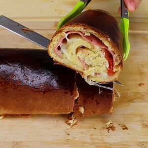 Homemade stuffed bread | Joice Recipes