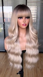 Dirty Blonde Wig with Bangs Long Wavy Wig for Women Synthetic Curly Wavy Wigs with Dark Root Heat Resistant Wig for Daily Party Wear