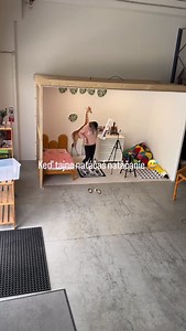 Takto poobede keď už máme nálepky vyrobené a balíky zabalené, tak sa rád bavím na tom, keď sa točia nové videá 😅 niekedy je to veľká sranda 😂 #tvorbaobsahu #nalepkynastenu #interierovydizajn #dekoracianastenu #krajsidomov | Pipper.sk