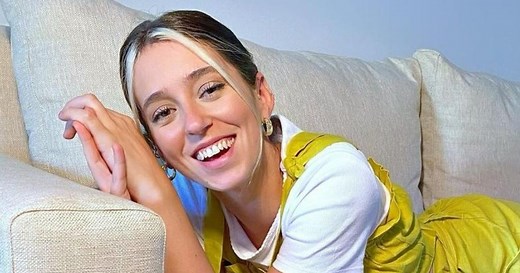 Leticia Siciliani subió una foto haciendo pis en la ruta e Instagram la censuró