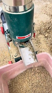 674K views · 3.2K reactions | Advanced engineering meets farming needs—choose our feed pellet machine! Whatsapp: wa.me/+8615966681218 #feedpelletmachine #feedpelletizermachine #animalfeedpelletmill #feedpelletmills #feedpelletmachineforsale #pelletmachineforanimalfeed | Pellet Machine Manufacturer | Facebook