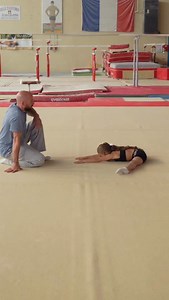 À 6 ANS elle touche tous ses grands écarts ! #gymnastique #split | Kévin Dupuis - KD.Training