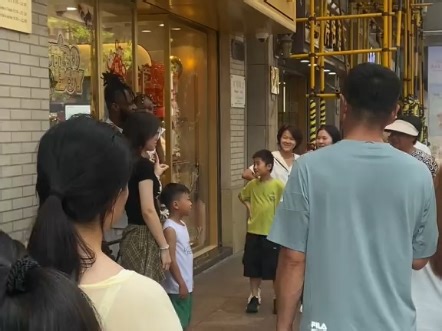 中国人对外国人很崇拜（4）