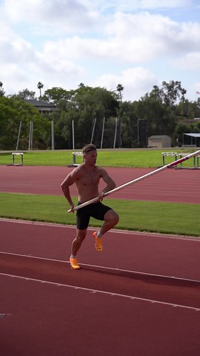 Pilé pole vault technique demonstration