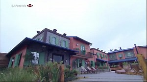 124K views · 1.8K reactions | Após nova punição, o Bil perdeu a paciência com a Dayane e desabafou com o Victor Pecoraro. Na mesma conversa, MC Gui disparou: "Você quer ficar passando a mão na cabeça de todo mundo", disse o cantor.  Mas o modelo não deixou quieto e se defendeu!  Confira tudo o que rola em #AFazenda, ao vivo, pelos 9 sinais disponíveis no PlayPlus.com! | A Fazenda | Facebook