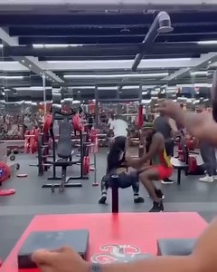 She can arm wrestle! | 퐵푎푐푘푠푝푎푐푒-푏푑 | Facebook