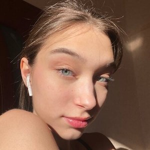 Vixinp Cam Model: Free Live Sex Show & Chat