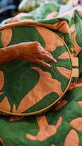 Discover the magical world of Hawaiian quilting with our Spirit of Hawaii virtual workshop. Immerse yourself in a rainbow of colorful fabrics, explore the tradition of appliqué, and create a quilt that captures the Spirit of Aloha. Sign up now and join us on this tropical adventure! | Quiltfolk