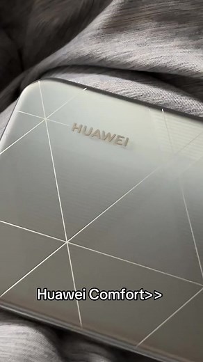 No I won’t stop making videos of this thing literally my favourite phone ever #fyp #techtok #viral #micstech #huawei