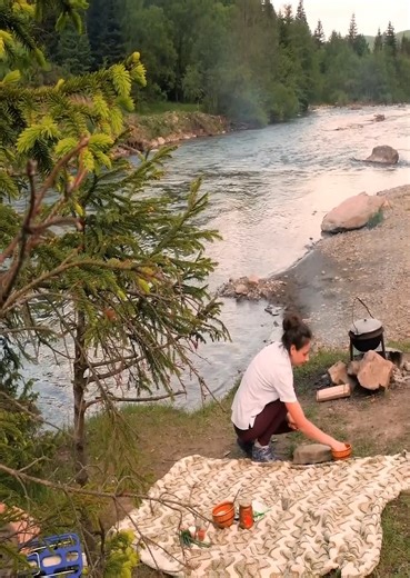 2.7K views · 35 reactions | the mountains of cooking dinner on a fire #Foods #FoodieLife #CookingMadeEasy #DeliciousDishes #FoodLovers #RecipeInspiration | Life And Foods | Facebook