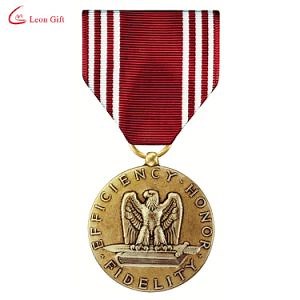 [Hot Item] Custom Design Logo Metal Army Air Force German Green and Yellow Gv Gold Cross Star Military Medal George VI Military Police Honor Medal