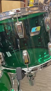 Ludwig Drums 5pc Vistalite “Zep Kit” Green 🔥🤤 An undisputed classic - often imitated, NEVER duplicated! Reinforced Seam Molded Acrylic, 45-degree bearing edge w/slight outer bevel. Optimum for presence, focus, and attack. Made in the U.S.A. Available in a limited run finish to celebrate 50 years of Vistalite! This is the iconic "Zep Set" Configuration; 26x14 Bass Drum, 14x10 Rack Tom, 16x16 & 18x16 Floor Toms, and the legendary 14x6.5 LM402 snare drum. Un classique incontesté - souvent imité, 