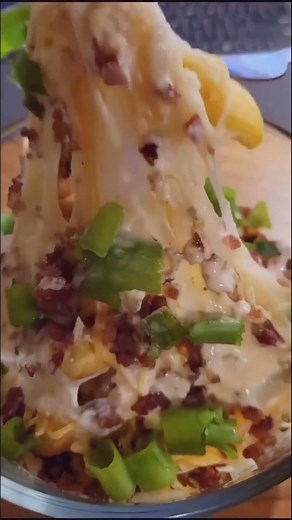 Daily Fitness Tips & Nutrition on Instagram: "The Anbolic Cookbook Is Out Now! Click the link in the bio! 📘Anabolic Loaded Fries! 🍟 High protein and low calorie. This recipe is by @dr.jimmymetellus ⬅️ Check out his cookbook in my bio for more great recipes! #loadedfries #fries #highprotein #lowcalorie #caloriedeficit #anabolic #food"