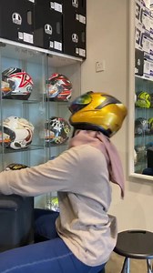 133K views · 2.9K reactions | Kalini micot review Helmet apa? Gracshaw GAIZER JF4! Banyak warna menarik & Harga pun menarik! Tertarik tak? RM170 je gais mur mur kur kur Free postage semenanjung malaysia! Whatsapp terus! Click : www.wasap.my/60122203590 Makasih mas bro! ❤️ | Kedai penjual helmet | Facebook