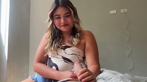 Stepsister sees my morning erection and heats up until she swallows all my cum