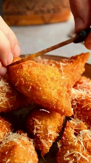 Deep Fried Cheesy Pasta Shell Pockets 😍 | Gary May