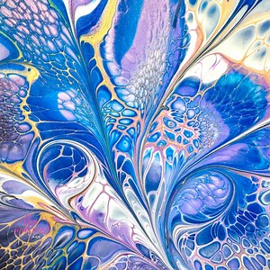 6.7K views · 167 reactions | Liquid Mirror Background! Keeping a background showing can be harder on a smaller surface. You have to blow a bit differently which can cause some dreaded “Finger Petals”. I thought some Smooshing might make it look better!Heres the full video: https://youtu.be/CSMlUrek_m0 #paint #colour #art #fluidart #painting | Lisa Marvin Art | Facebook