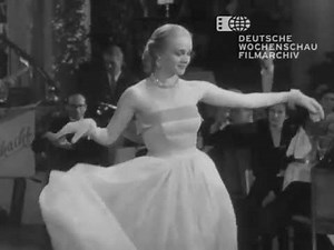 1950's fashion (1951)