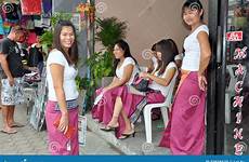 phuket massage donne vrouwen kvinnor tailandia massaggio editoriale
