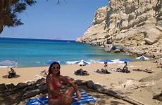 beach matala red creta grecia