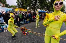 parade fremont solstice bike naked riders seattle parades body paint painting fair restart quirky kick off