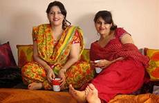 pakistani aunties fat hot desi bold indian local wife girls moti beautiful girl aunty sexy nude women big salwar visit