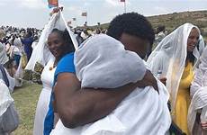 eritrean ethiopian eritrea ethiopia reopens cousin hugged kissed yonas