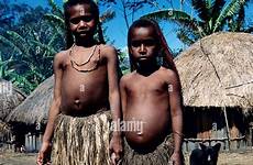dani guinea tribe girls stock indonesia alamy people children island papua geography bast fibre travel
