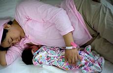 china breastfeeding sleeping son mother ap finds linked study tiantan maternity breastfeeds ward qi beijing hospital her old foxnews wong