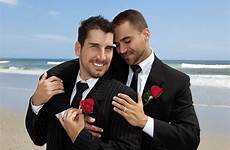 homosexual partnerschaft eingetragene nachteile alegres grooms gays paare homens lgbtq fidelidade offered partnerships civil greek happier casais cancun
