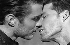 kenneth ali guys beso munc matic kisses vontade homotography