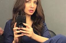mahira pakistani karim salim lollywooduncensored exchanged entrepreneur selfie lollywood