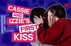 casey kiss atypical izzie