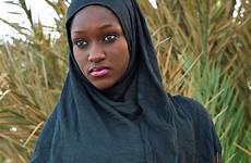 femmes senegalese 500px guiteras jacint senegal senegalaise africaines afrique filles visages noires féminins africans musulmanes naturel skinned cultures nuberoja afrikaiswoke