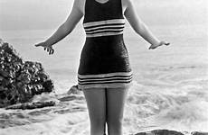 bathing swimsuits 1920s 1922 gatsby flapper boredpanda