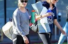 yoga witherspoon watts reese naomi class sport outfits workout bffs brentwood similar gym they kidman nicole pants sneakers wednesday same