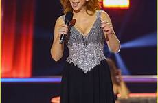 reba cma mcentire coughed size