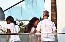 rihanna thefappening balcon whassup
