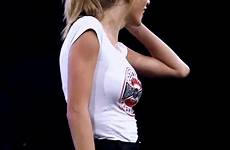 tits swift taylor shirt tight big stage shaking her gif hot sexy cyberslut 2069 play game