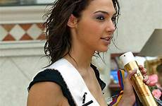 gadot 2004 wonder pageant eonline israeli akns alvaro dazzled