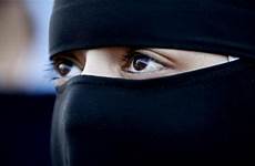 niqab veil quebec norway nikab hijab covering wearing laga dispute immigration unclear somali