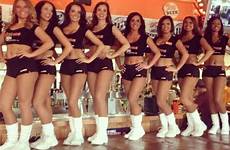 hooters peaks twin