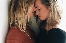 bisexual kissing lez lgbt fotoshoot couplegoals wlw orgiastic