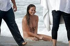 teigen chrissy topless shoot frontal raunchy braless nuda fappening nackte