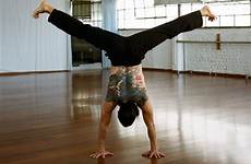 splits handstand eddy