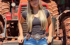 cowgirl rodeo redneck cowgirls tractor traktoren outdoorsman rednecks traktor rhodes dia notes vaquera