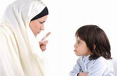 muslim threating ibu memarahi mutter membentak hukum ketika jika orangtua malas orang pola bapa moslemische sohn madre figlio suo musulmana