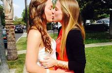 kissing lesbianas lgbt novias lesbiana