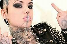 tattoos tatuajes ragazze inked ragazza hardcore piercing shasta mcnab mujer mohawk kieran